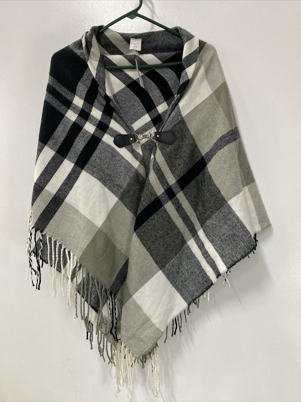 Poncho Cape Womens One Size Fits All Black and White Block Fringes